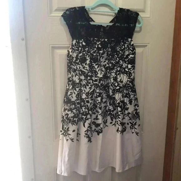 Maurices Dresses & Skirts - Maurices‎ brand dress size 11/12 black white lace and floral design